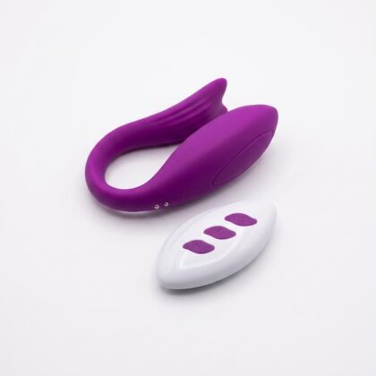 C Couple with Fish Tail Vibrator